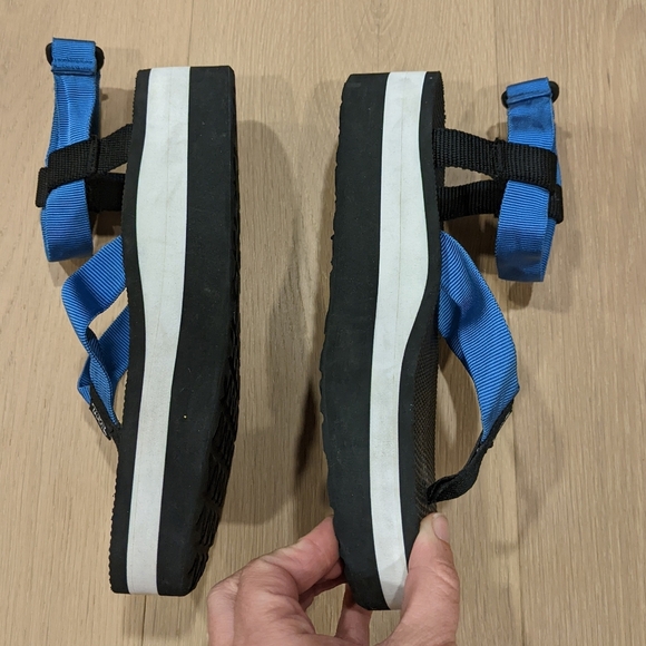 Woman's platform Teva sandals - Picture 9 of 15